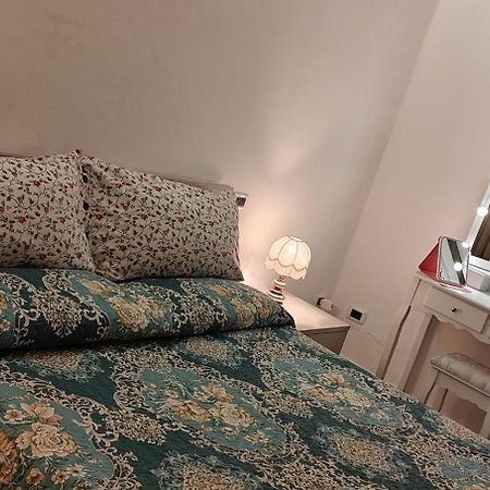 Mirdita - Casa Vacanze Специя Экстерьер фото